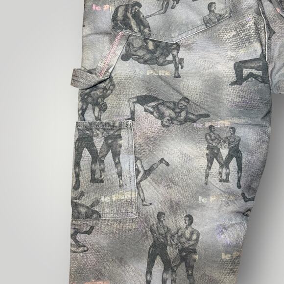 le PÈRE Painter's Trouser 34 x 30 Tap Out Ink Wrestling AOP Graphic Jeans NWT - Picture 3 of 8